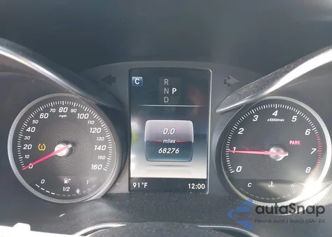 2018 Mercedes-Benz C 300 4Matic z USA, uszkodzony, nr VIN 55SWF4KBXJU236493